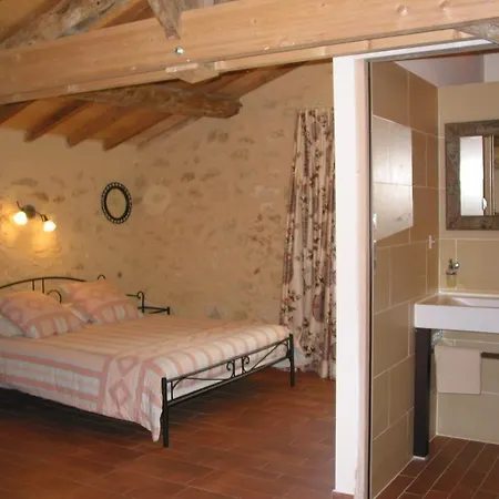 Les Secrets De Tifayne Bed and Breakfast Puisseguin